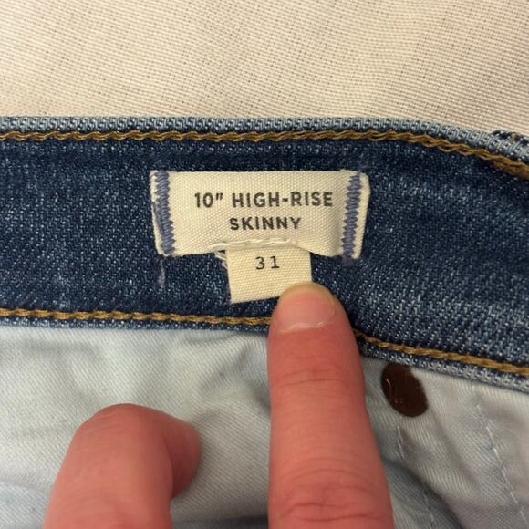 Madewell 10” High-Rise Skinny Jeans - Size 31
Women’s - Picture 13 of 16